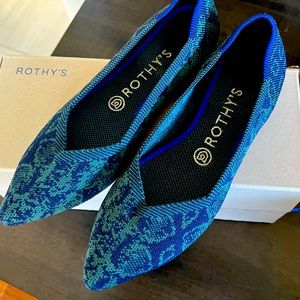 Rothy’s The Point Emerald Green & Navy Snakeskin Size 8; worn only once indoors